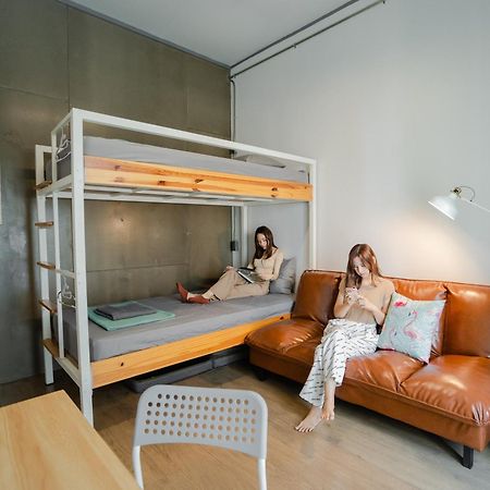 Hybrit Hostel&Cafe Hat Yai Bagian luar foto