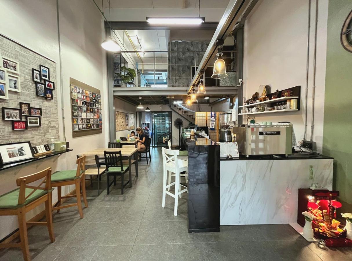 Hybrit Hostel&Cafe Hat Yai Bagian luar foto