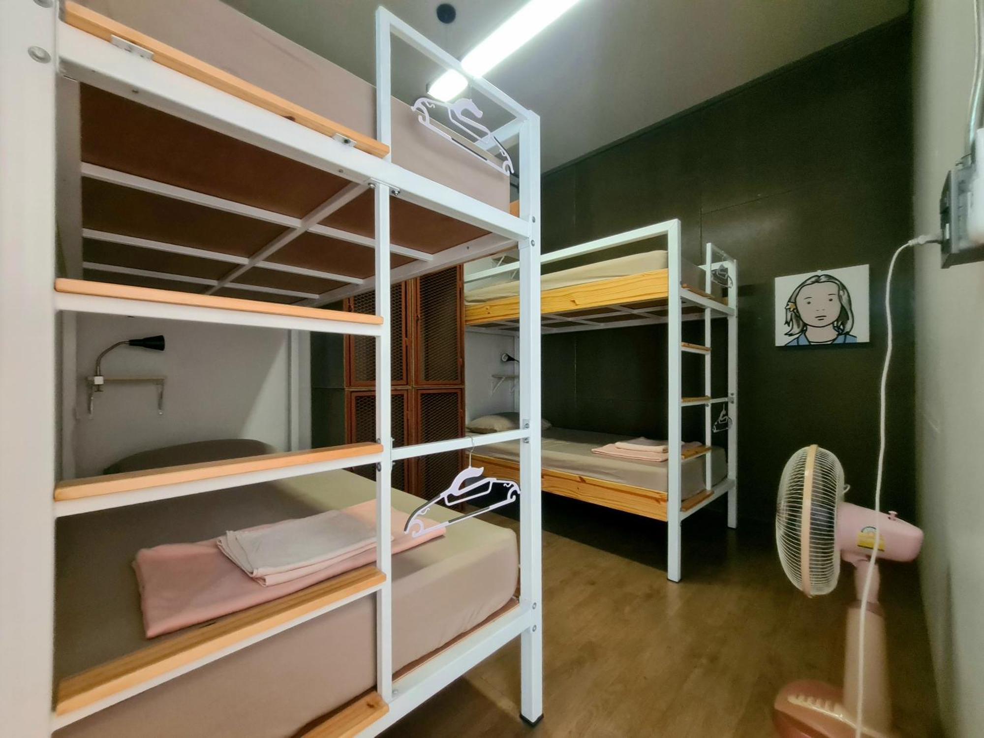 Hybrit Hostel&Cafe Hat Yai Bagian luar foto